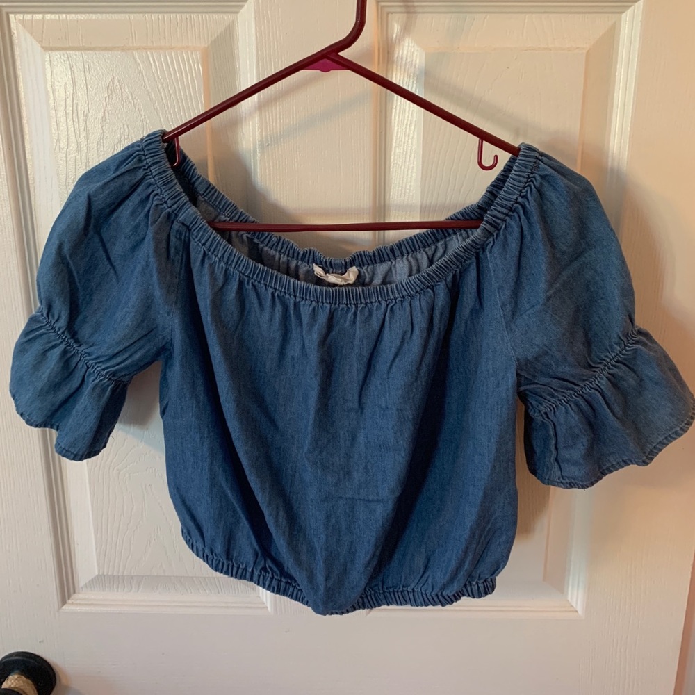 A Cowgirls CropTop Dream